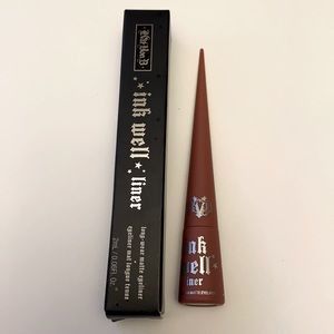 Kat Von D Ink Well Liner Long Wear Matte Eyeliner